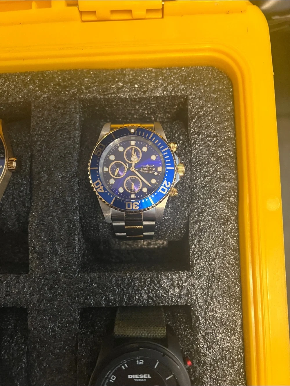WATCH BUNDLE 6 INVICTA & 1 DIESEL PLUS INVICTA WATCH CASE